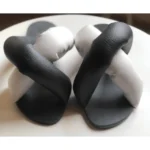 Rasteira Máxima Pillow Cruzada Preto e Branco - Imagem 2