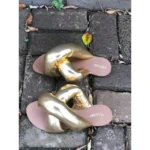 Rasteira Pillow Cruzada Metal Ouro - Imagem 3